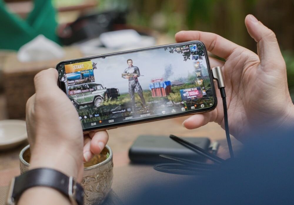 PUBG Mobile banned two Vietnamese teams from PMPL